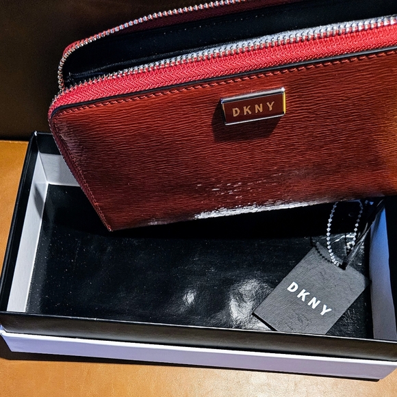[NWT] DKNY Women's Wallet - Picture 8 of 16